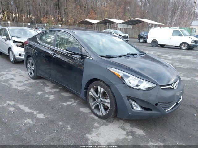 Salvage Hyundai ELANTRA Image