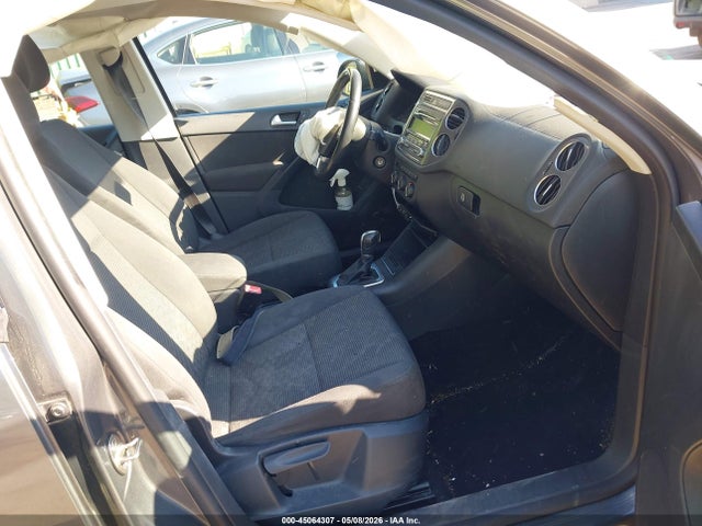 Volkswagen Tiguan S