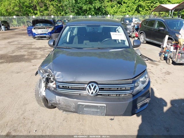 Volkswagen Tiguan S
