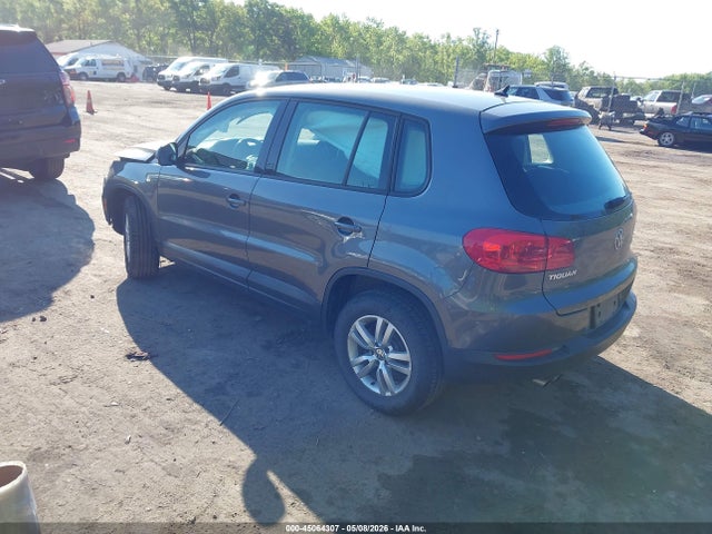 Volkswagen Tiguan S
