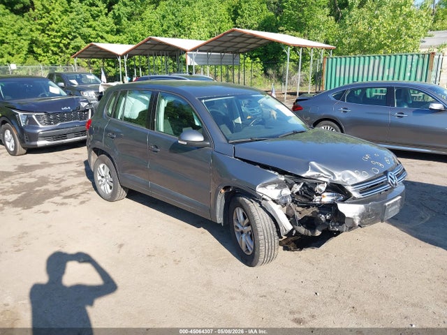 Salvage Volkswagen Tiguan Image