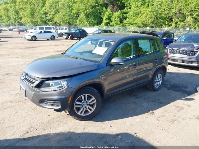 Volkswagen Tiguan S