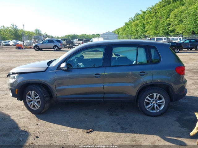 Volkswagen Tiguan S