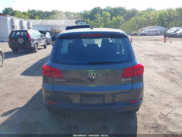 Volkswagen Tiguan S