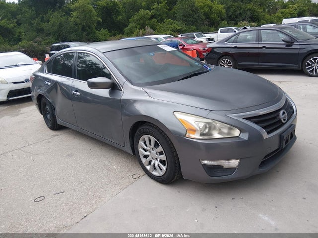 Salvage Nissan Altima Image