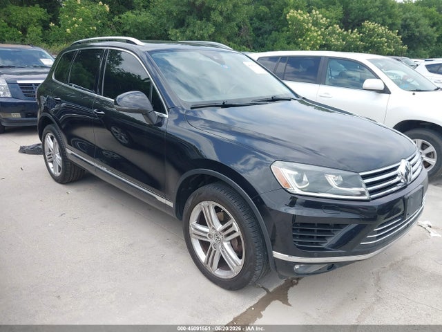 Salvage Volkswagen Touareg Image