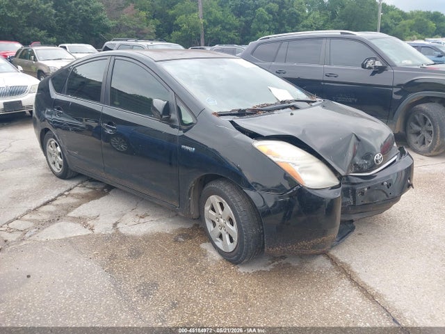Salvage Toyota Prius Image