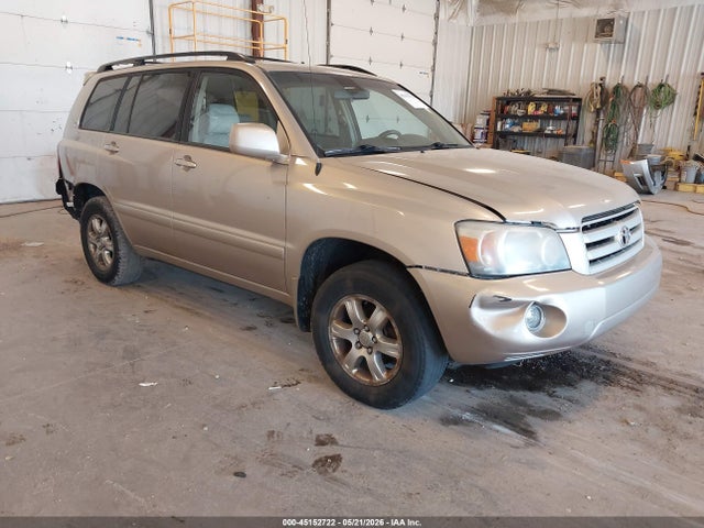 Salvage Toyota Highlander Image