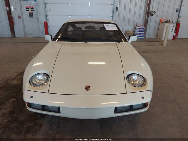 Porsche 928