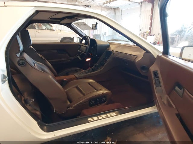 Porsche 928
