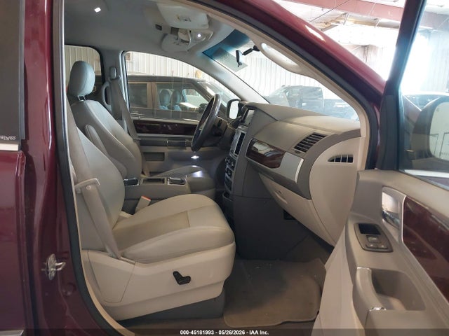 Chrysler Town & Country Touring