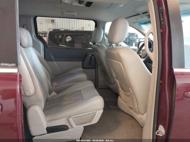 Chrysler Town & Country Touring