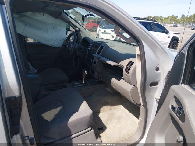 Nissan Frontier S