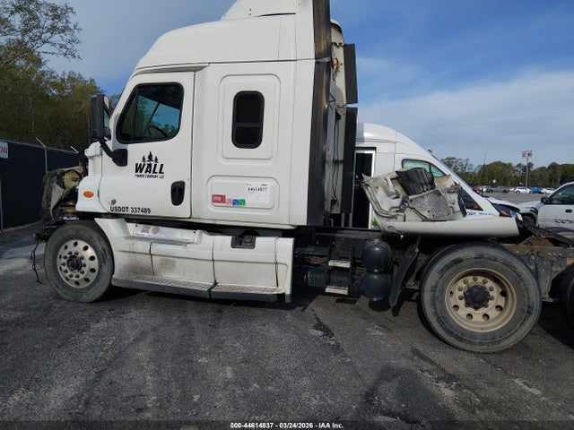 Freightliner Cascadia 113