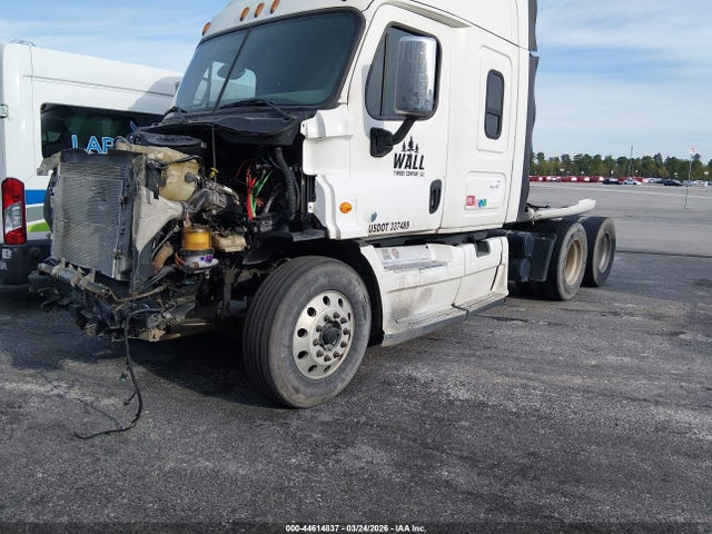 Freightliner Cascadia 113