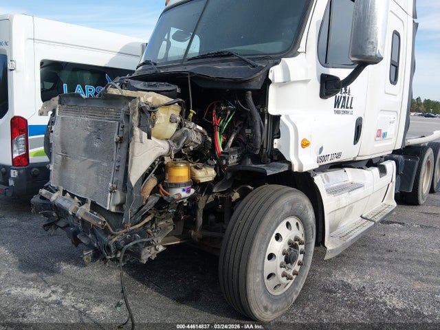 Freightliner Cascadia 113