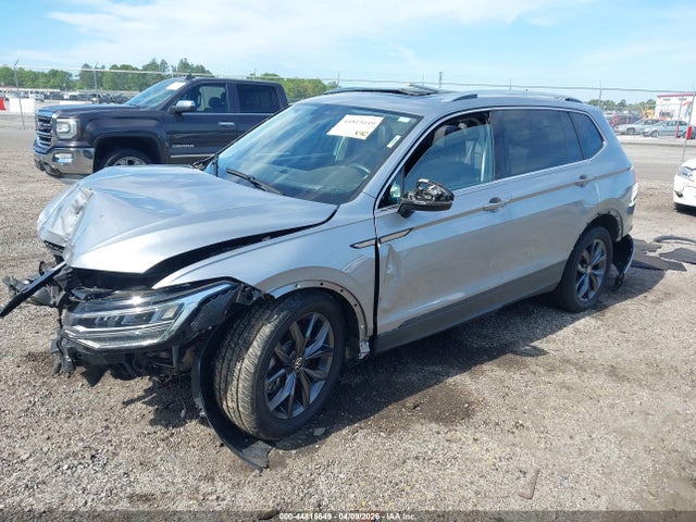 Volkswagen Tiguan 2.0t Se