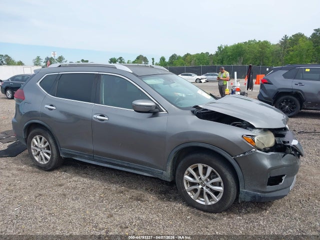 Salvage Nissan Rogue Image
