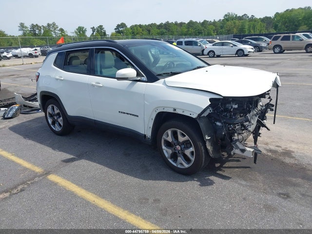 Salvage Jeep Compass Image
