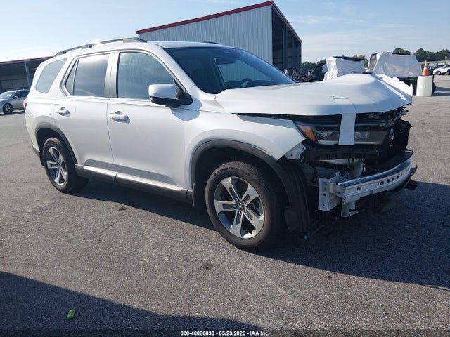 Salvage Honda Pilot Image
