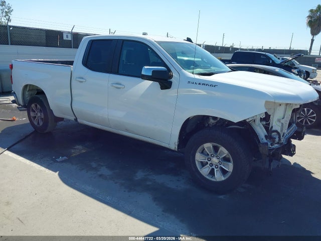 Salvage Chevrolet Silverado 1500 Image