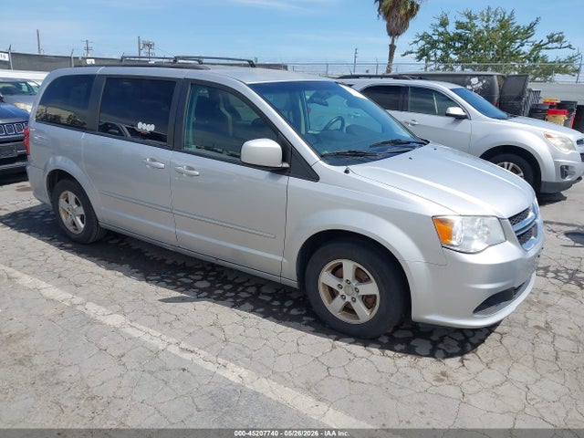 Salvage Dodge Grand Caravan Image