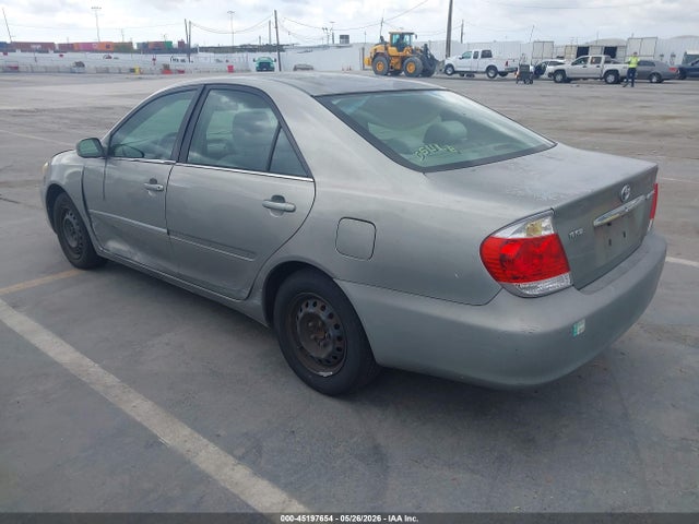 Toyota Camry Le