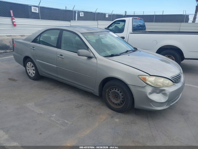 Salvage Toyota Camry Image