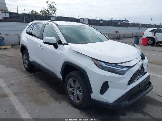 Salvage Toyota RAV4 Image