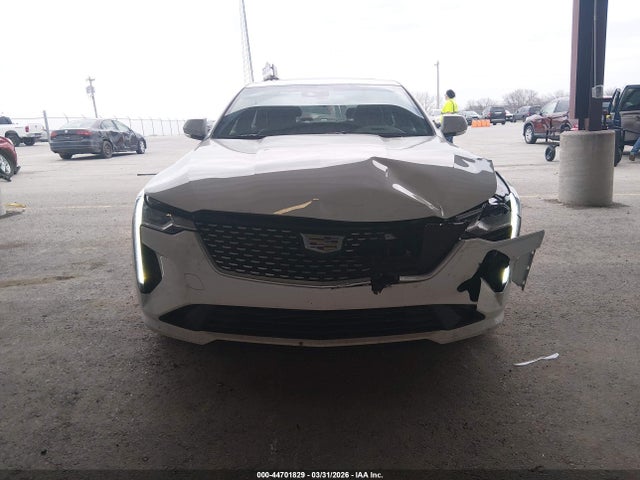 Cadillac CT4 Luxury Rwd
