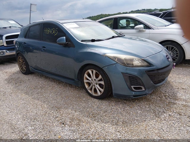 Salvage Mazda Mazda3 Image