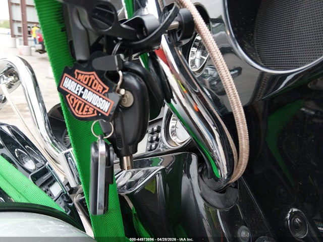 Harley-Davidson Flhtcuse Cvo Ultra Cls Electra Gld