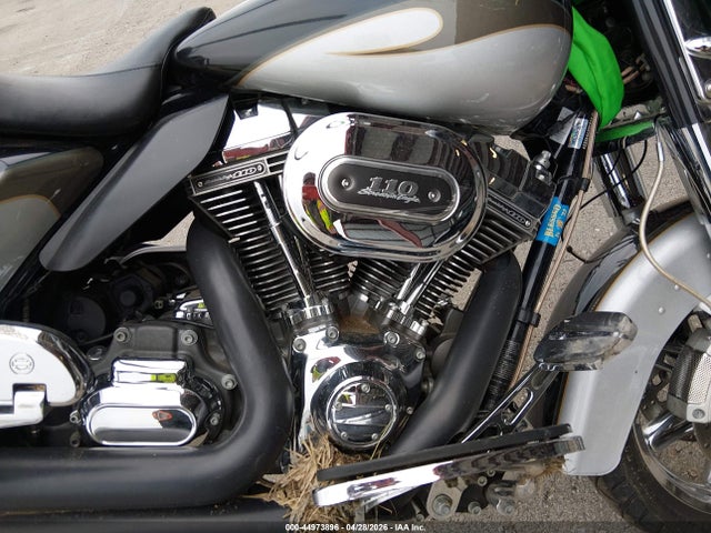 Harley-Davidson Flhtcuse Cvo Ultra Cls Electra Gld