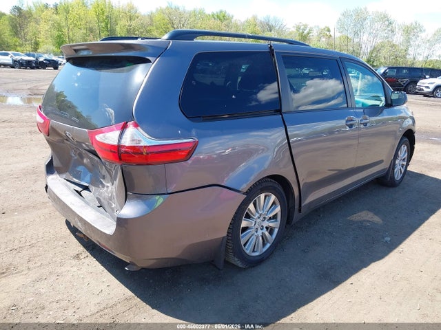 Toyota Sienna Le 7 Passenger