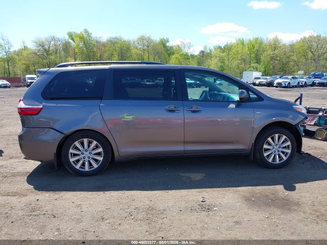 Toyota Sienna Le 7 Passenger