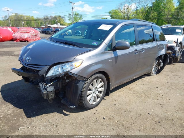 Toyota Sienna Le 7 Passenger