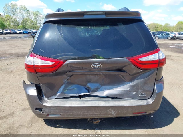 Toyota Sienna Le 7 Passenger