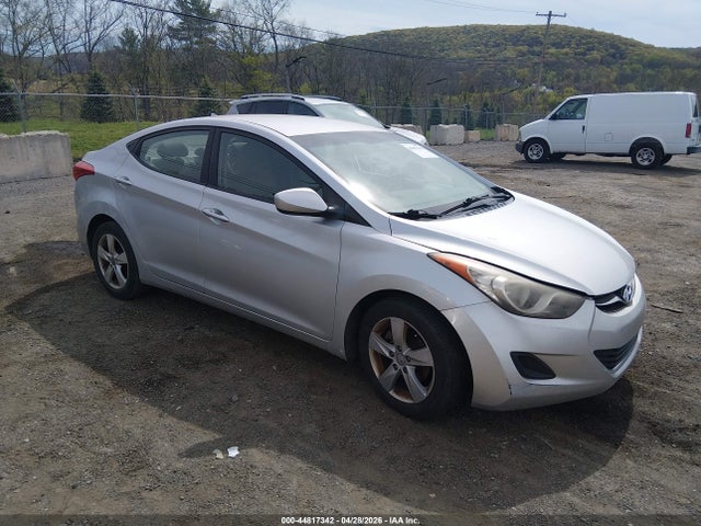 Salvage Hyundai ELANTRA Image
