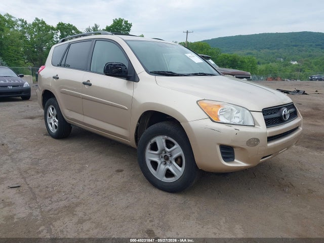 Salvage Toyota RAV4 Image