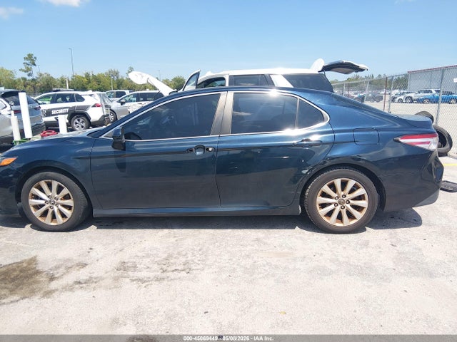 Toyota Camry Le