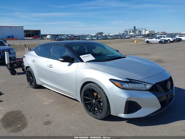 Salvage Nissan Maxima Image