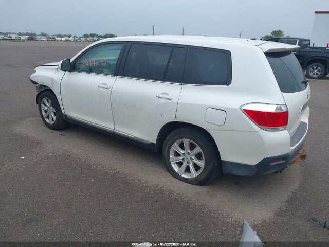 Toyota Highlander Base V6