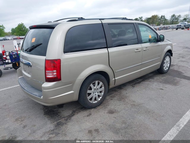 Chrysler Town & Country Touring