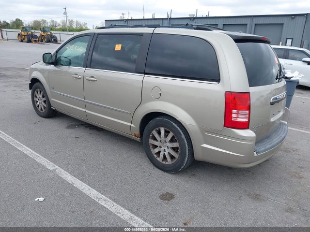 Chrysler Town & Country Touring