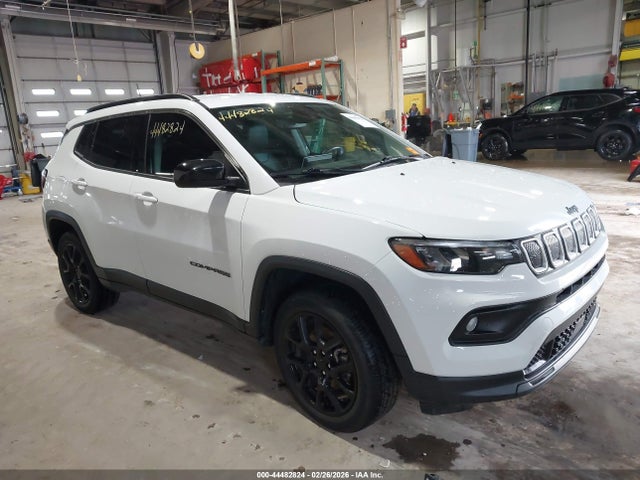 Salvage Jeep Compass Image