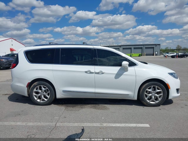 Chrysler Pacifica Touring L Plus