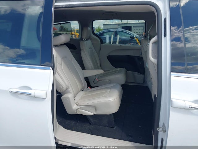 Chrysler Pacifica Touring L Plus