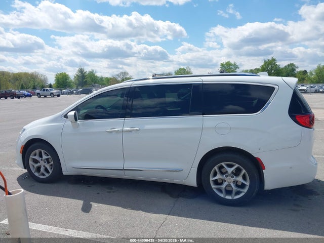 Chrysler Pacifica Touring L Plus