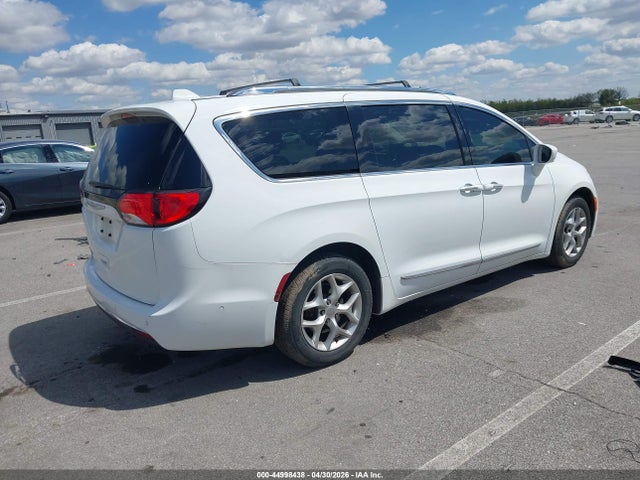 Chrysler Pacifica Touring L Plus