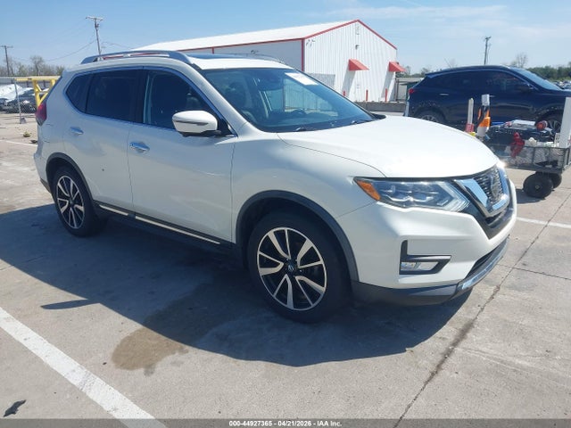 Salvage Nissan Rogue Image